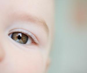 מה צבע העיניים של תינוקות
