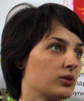 אלנה קוסטוצ'נקו: עיתונאית ואיש ציבור