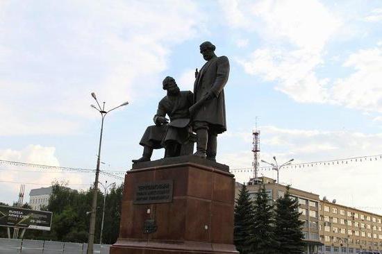 אנדרטה ל Cherepanov, ניז'ני טגיל: תיאור, היסטוריה ועובדות מעניינות